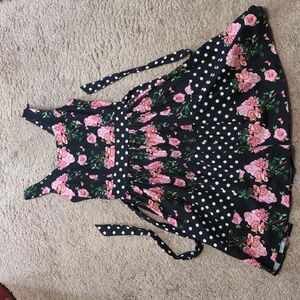 Fit and flair retro sleeveless floral polka dot dress